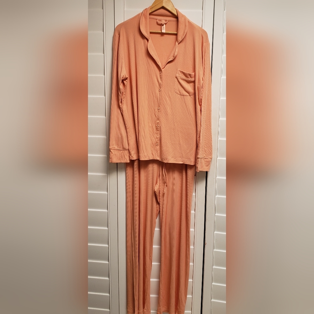 SKIMS PAJAMA OUTFIT SIZE L